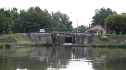 Le Pont de l'écluse de Sept-Fons