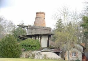 Le four à chaux de forme cylindrique